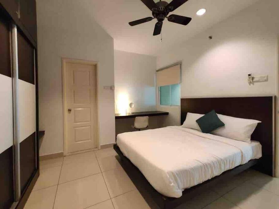 Luxury Seaview Penang Homestay @ Mansion One Gurney Pulau Pinang ジョージタウン エクステリア 写真